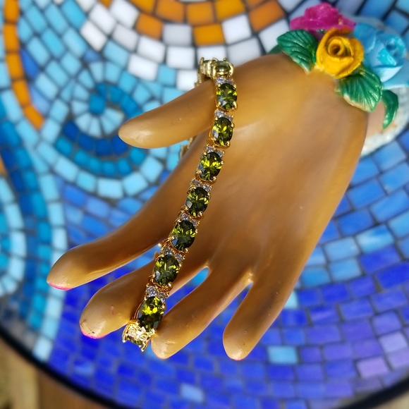 Classy Gemstones & Rhinestones Bracelet NWOT - Picture 2 of 6